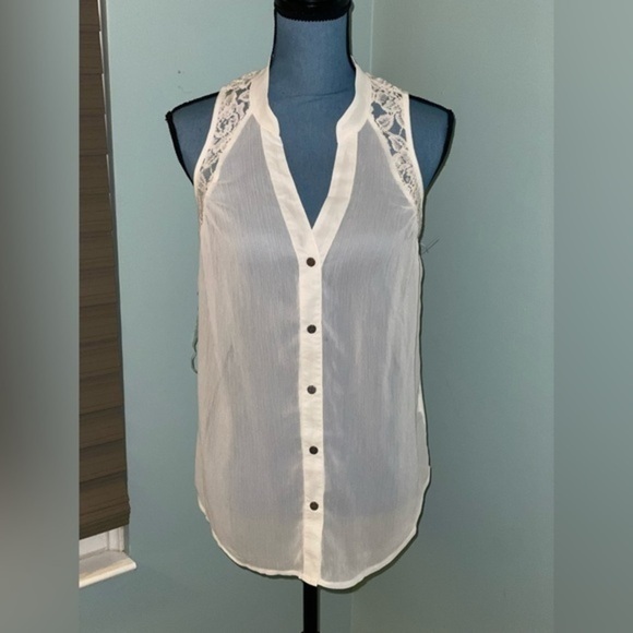 Sleeveless Blouse New With Tags Size Large Beige With A Beautiful Laced Back - Picture 1 of 8